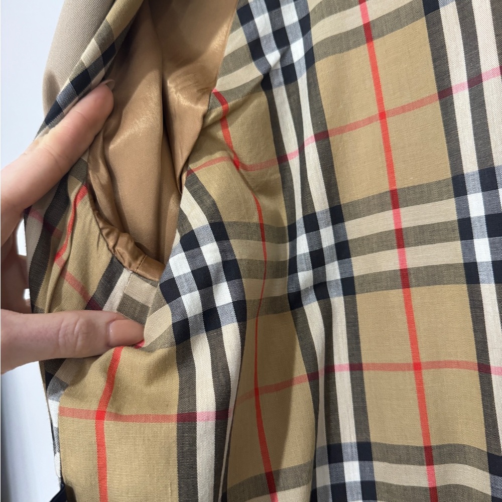 Burberry Vintage Trench - Picture 11 of 16
